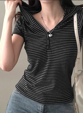 ROCKMORE【韩系日常】灰色条纹连帽纽扣短袖T恤百搭休闲宽松上衣