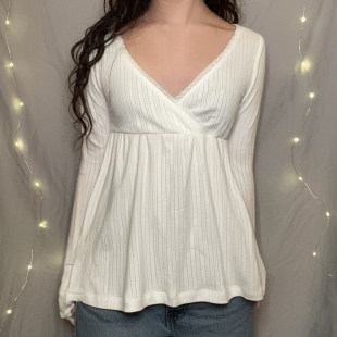 少女风蕾丝交叉领长袖 简约 T恤米白色A摆显瘦上衣 法式 ROCKMORE