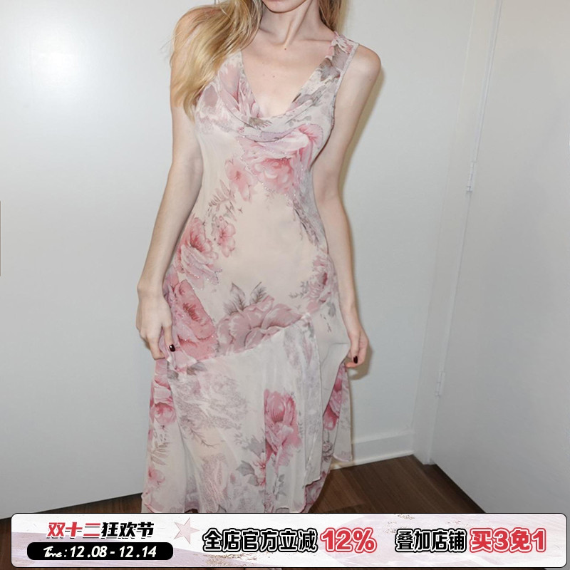 樱花粉网纱印花荡领吊带连衣裙