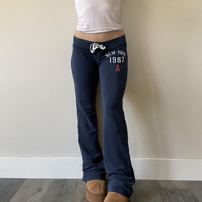 蓝色字母印花系带松紧腰运动裤