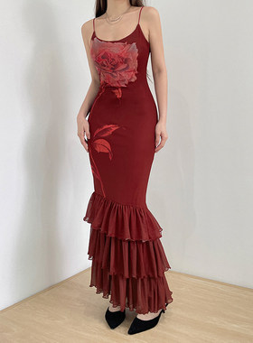 ROCKMORE【玫瑰妖姬】复古风情花朵印花红色吊带裙蛋糕裙摆连衣裙