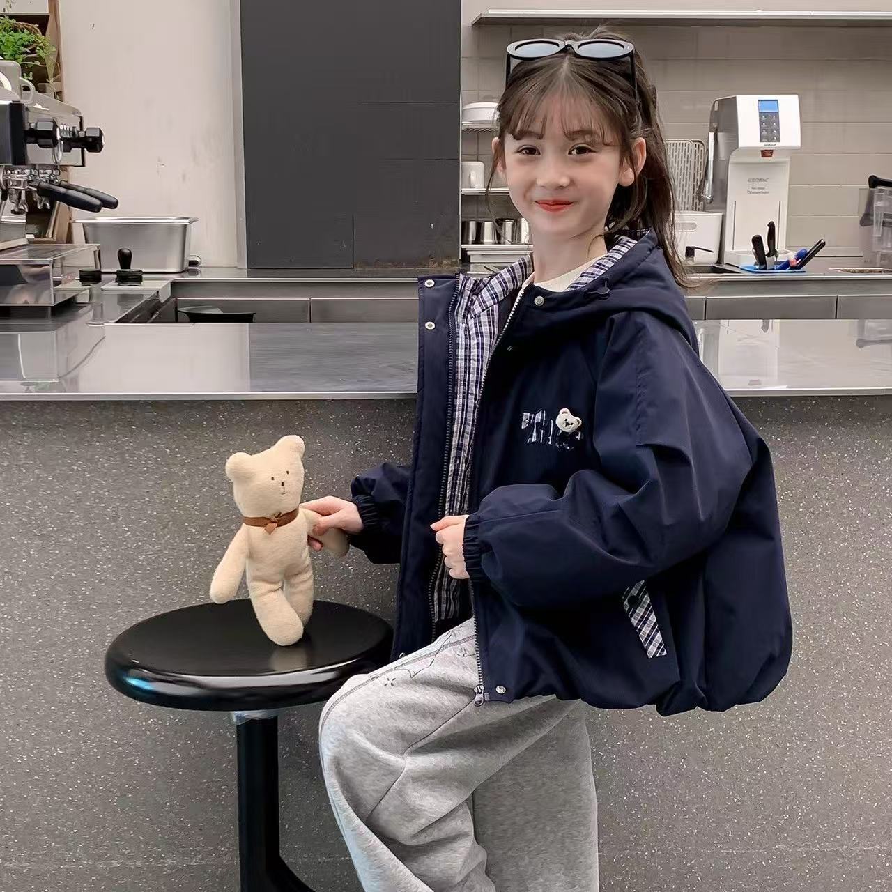 女童秋冬外套加厚夹棉2025新款小女孩冲锋衣儿童冬季时髦百搭外套