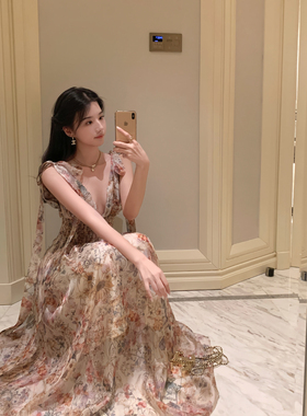 Middletone | 仲夏花园 复古高雅碎花连衣裙前后V领仙女裙吊带裙