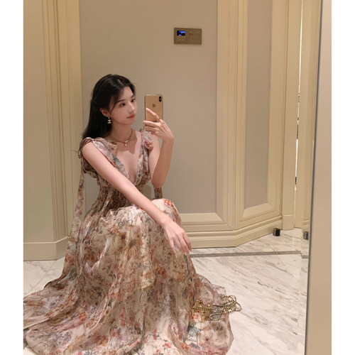 复古高雅碎花连衣裙前后V领