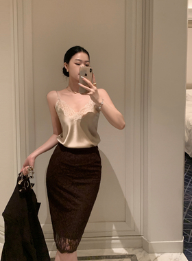 Middletone 浪漫拼接 蕾丝缎面拼接V领吊带女秋冬高级内搭背心