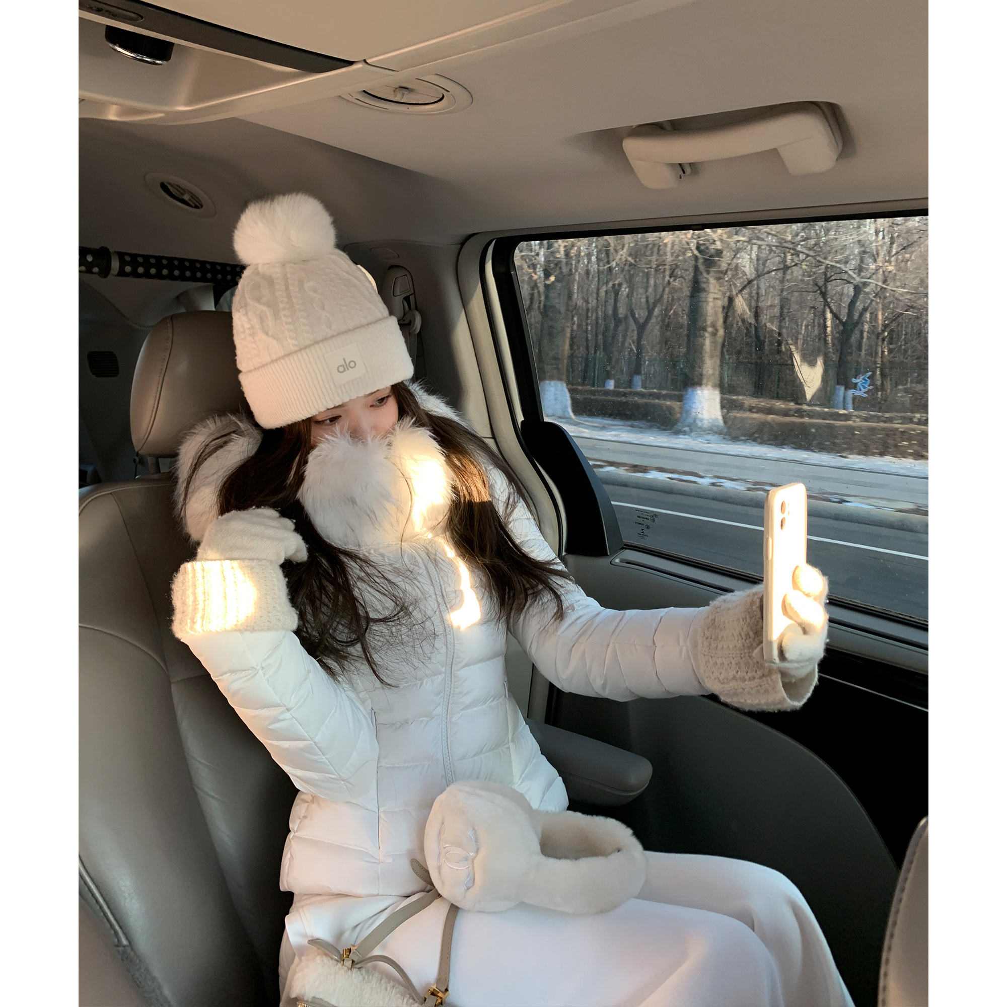 Middletone | 【新品8.8折】小蛮腰排骨羽绒服新国标90白鸭绒