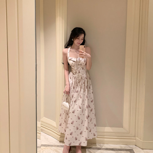 法式碎花方领挂脖连衣裙