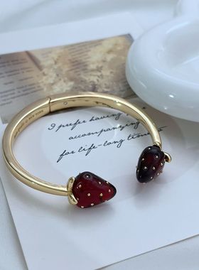 时尚女式金属草莓手镯