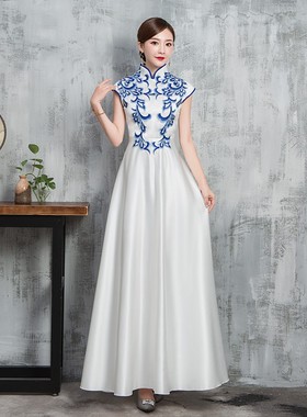 新款礼仪小姐颁奖迎宾服青花瓷旗袍演出服学生礼仪队服白色合唱服