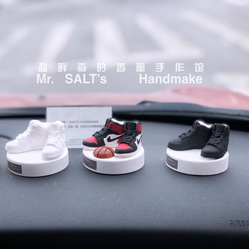 盐鲜森aj11代球鞋造型汽车摆件车载香水座定制改色男生礼物潮