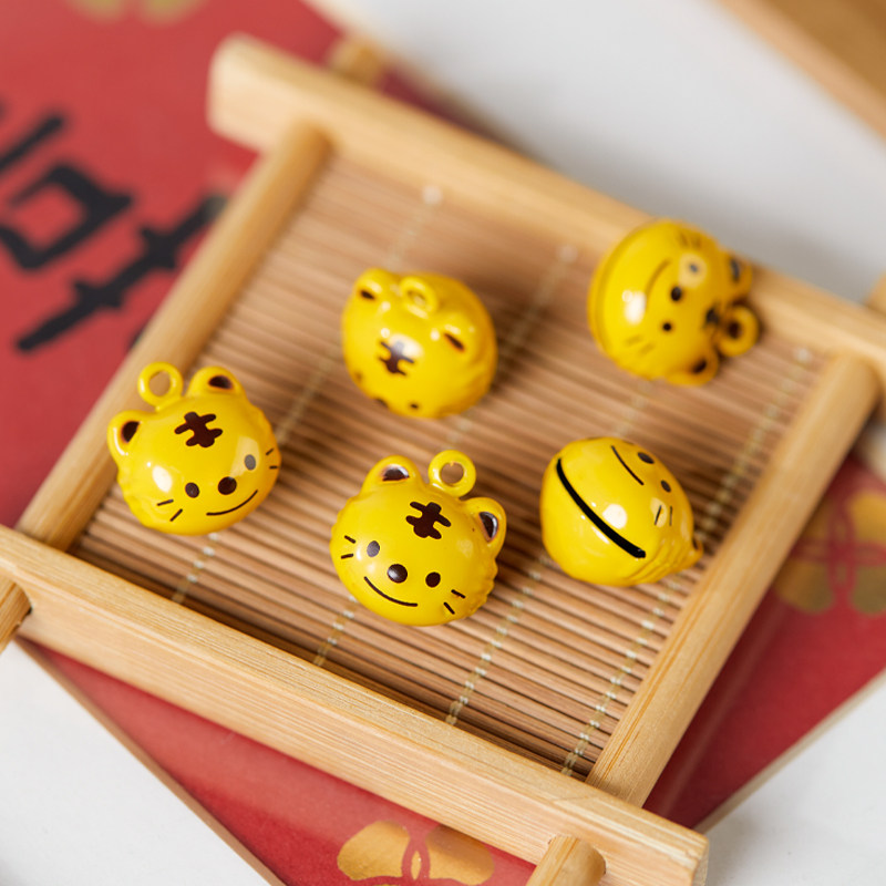 可爱卡通铃铛挂件装饰雪花酥饼干蛋糕糖果包装袋礼物蛋糕盒吊牌