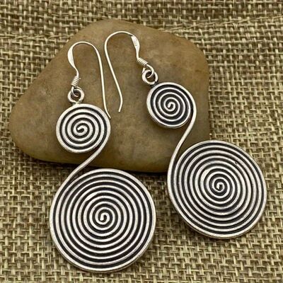Vintage Ethnic Silver Color Metal Carving Geometric Spiral D