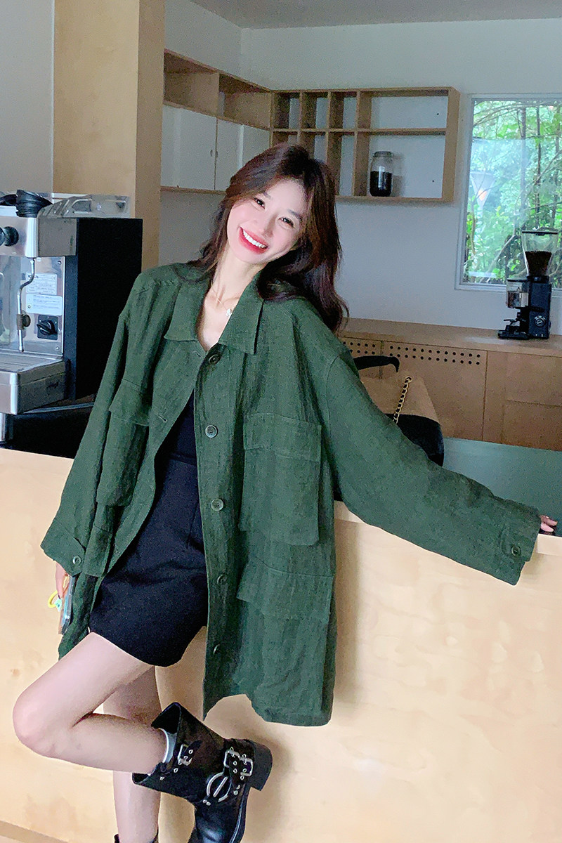 军绿色复古工装外套女秋2025新款韩版宽松减龄又酷又飒设计感衬衫,女装短外套,2C139