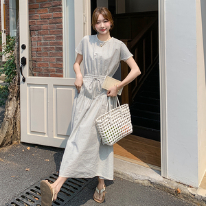 小清新格子收腰连衣裙女夏2025新款流行漂亮绝美独特设计感长裙图片