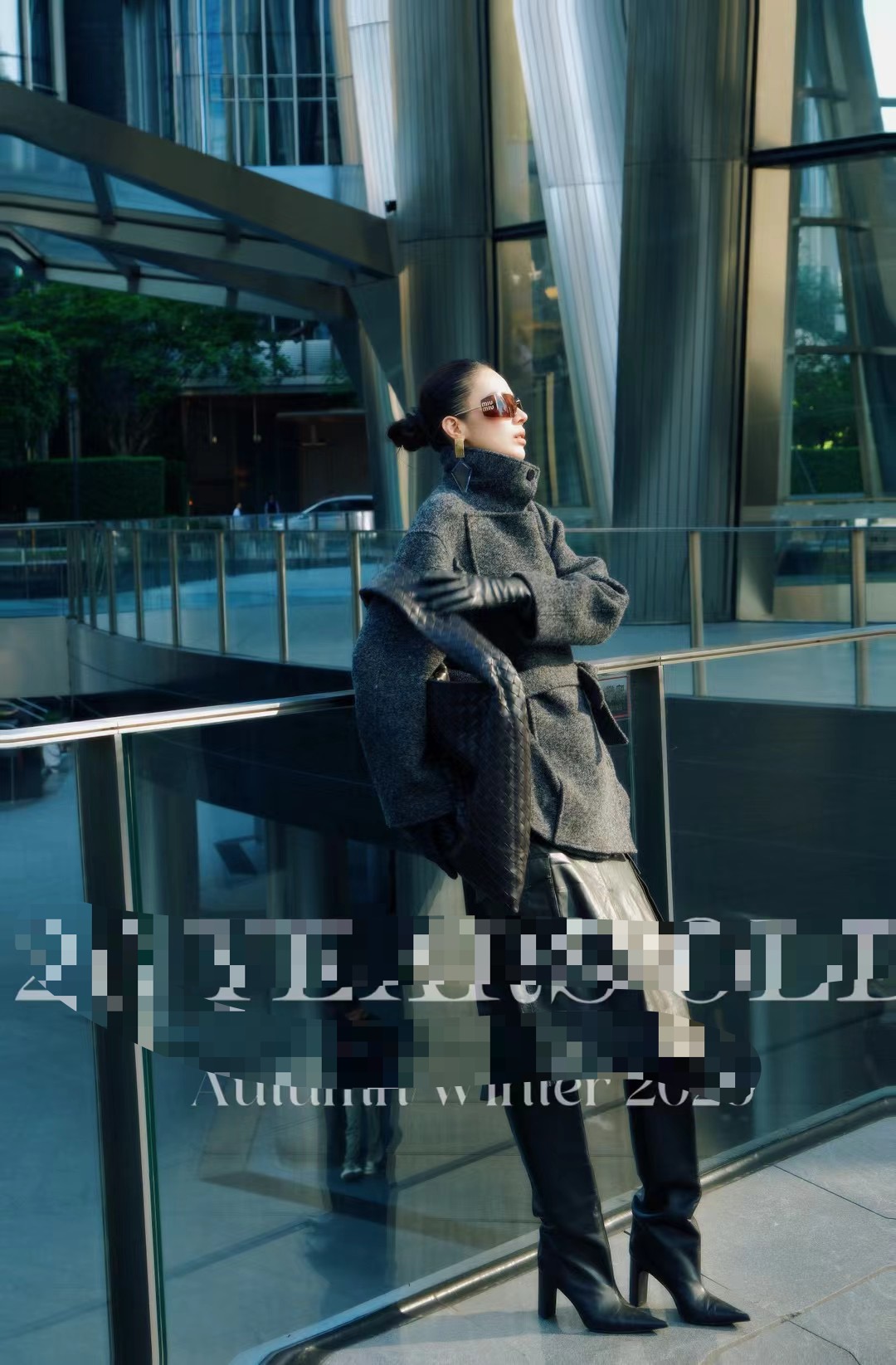 价格咨询.欧洲站原创设计师走秀款重工高定气质女羊毛套装1018