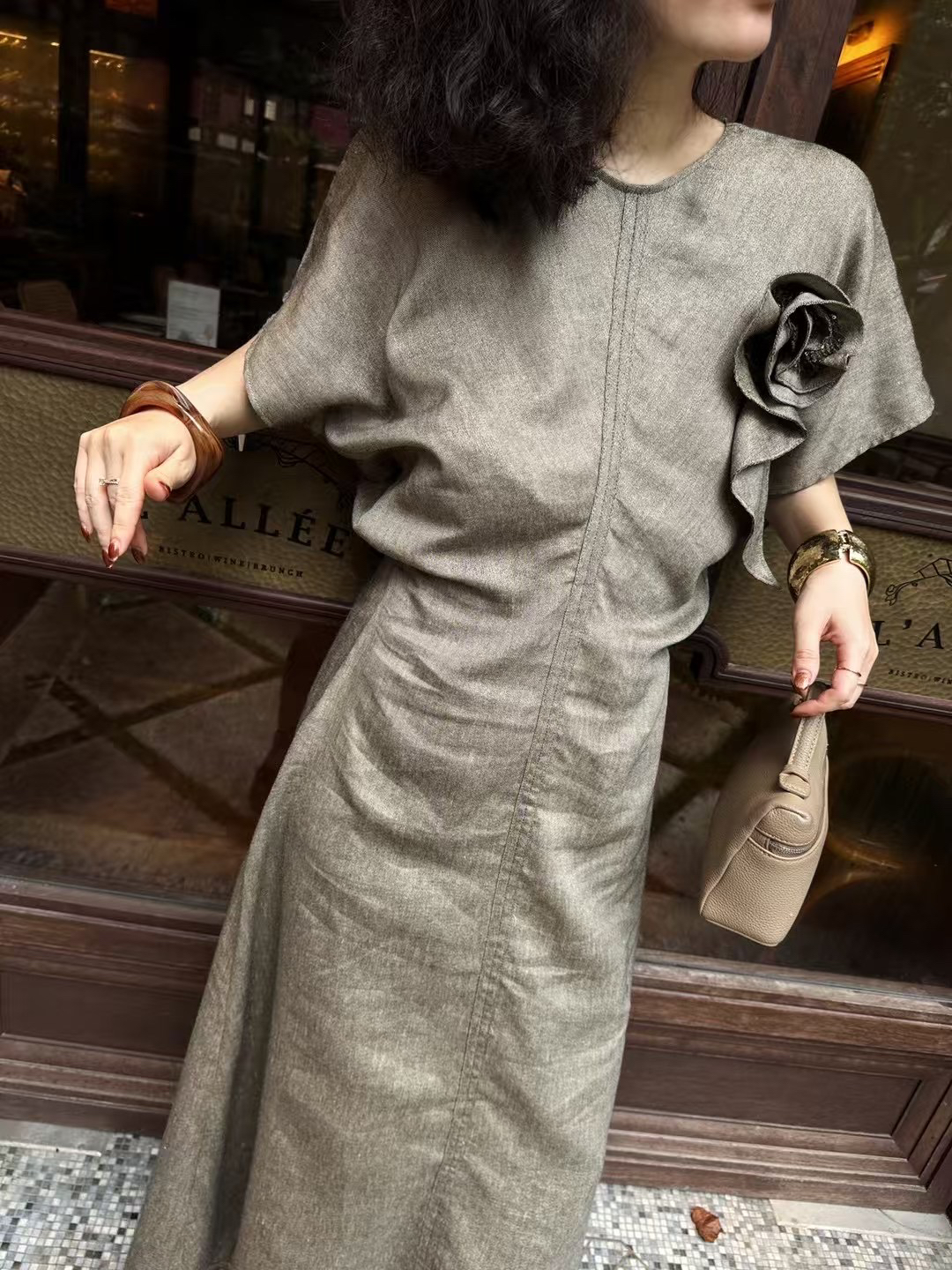 价格咨询.欧洲站原创设计师走秀款重工高定气质休闲连衣裙套装618