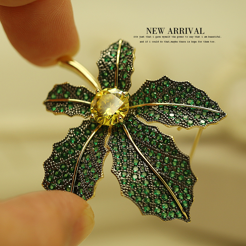 XZ胸针优雅枫叶花饰品外套大衣