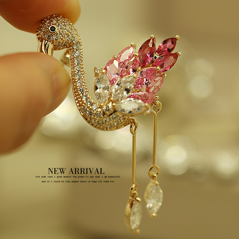 XZ洋气合成锆石水晶女花饰品胸针