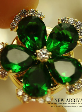 LZ156绿色花磁吸气质V领防走光胸针女扣高档胸针设计感小众新款