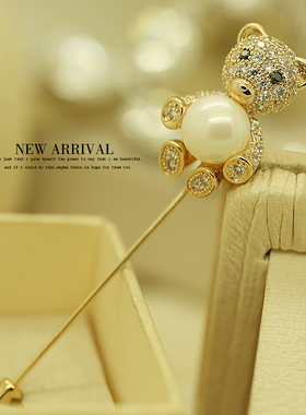 CZ32金色小熊合成锆石一字胸针女高档气质胸花别针西装配饰潮新款