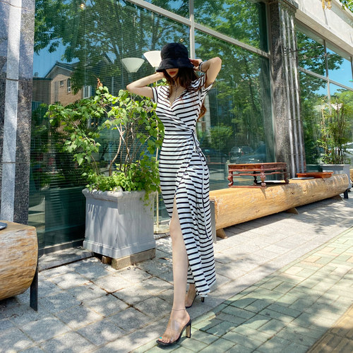 条纹连衣裙女夏季2026新款韩版宽松显瘦中长款洋气休闲短袖开叉裙 - 封面