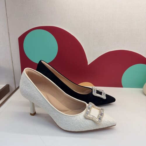 KISSCAT接吻猫26春新款通勤气质尖头真皮浅口单鞋女K76138A-14