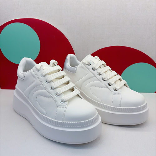 KISSCAT接吻猫2026休闲板鞋厚底增高小白鞋女64214-50/K74214A-50