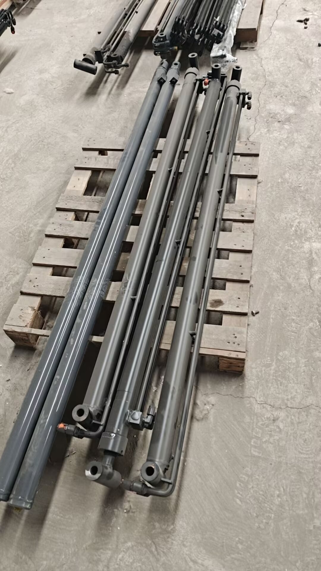 徐工12吨随车吊水平油缸物料号350804079平衡油缸GKM系列同价链接