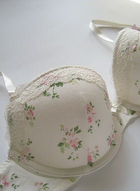 欧美单~浅色小碎花有钢圈柔软聚拢上托文胸内衣70C75CD80D