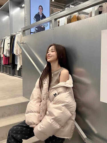 【福利款】学院风浅粉色羽绒服女
