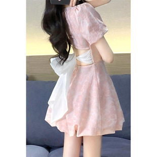 粉色碎花连衣裙夏季新款气质名媛法式收腰方