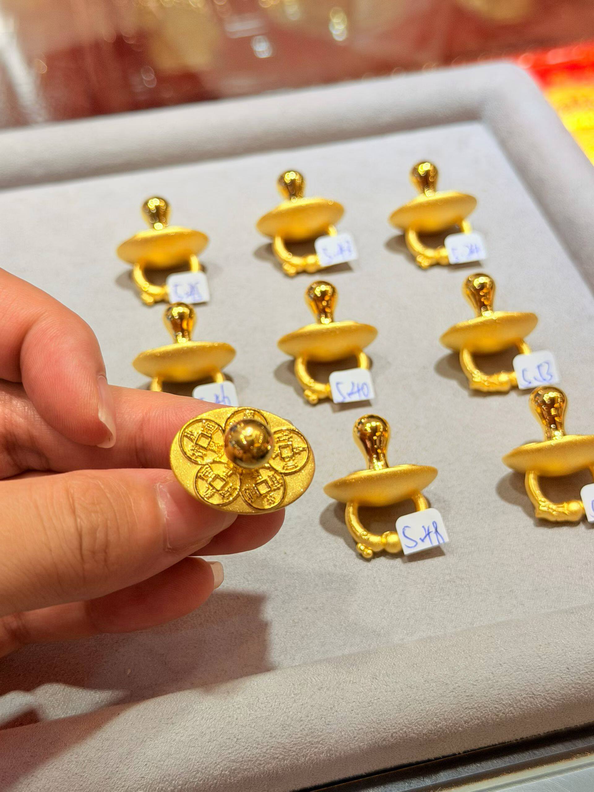 足金999奶嘴戒指黄金宝宝奶嘴五帝钱戒指摆件宝宝满月周岁礼物
