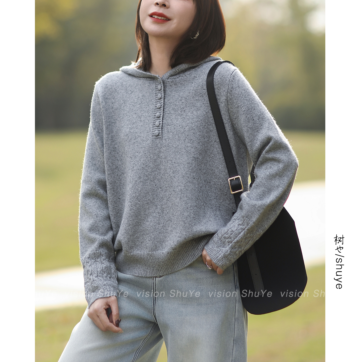 树也 软糯有型 宽松随性洋气减龄文艺绞花连帽针织毛衣女2025冬装