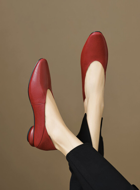 2026春新款真皮低跟羊皮单鞋女复古浅口奶奶鞋软皮软底红色大码鞋