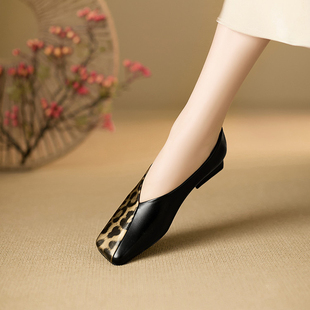 真皮豹纹浅口单鞋女2025春新款拼色小皮鞋百搭低跟V口方头奶奶鞋