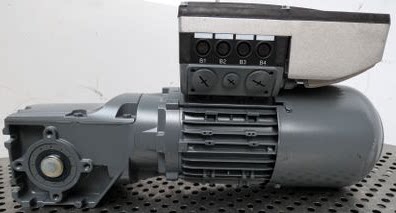 伦茨 Lenze G50BB111MHBR2C + MHEMABR080-32C1C Getriebemotor