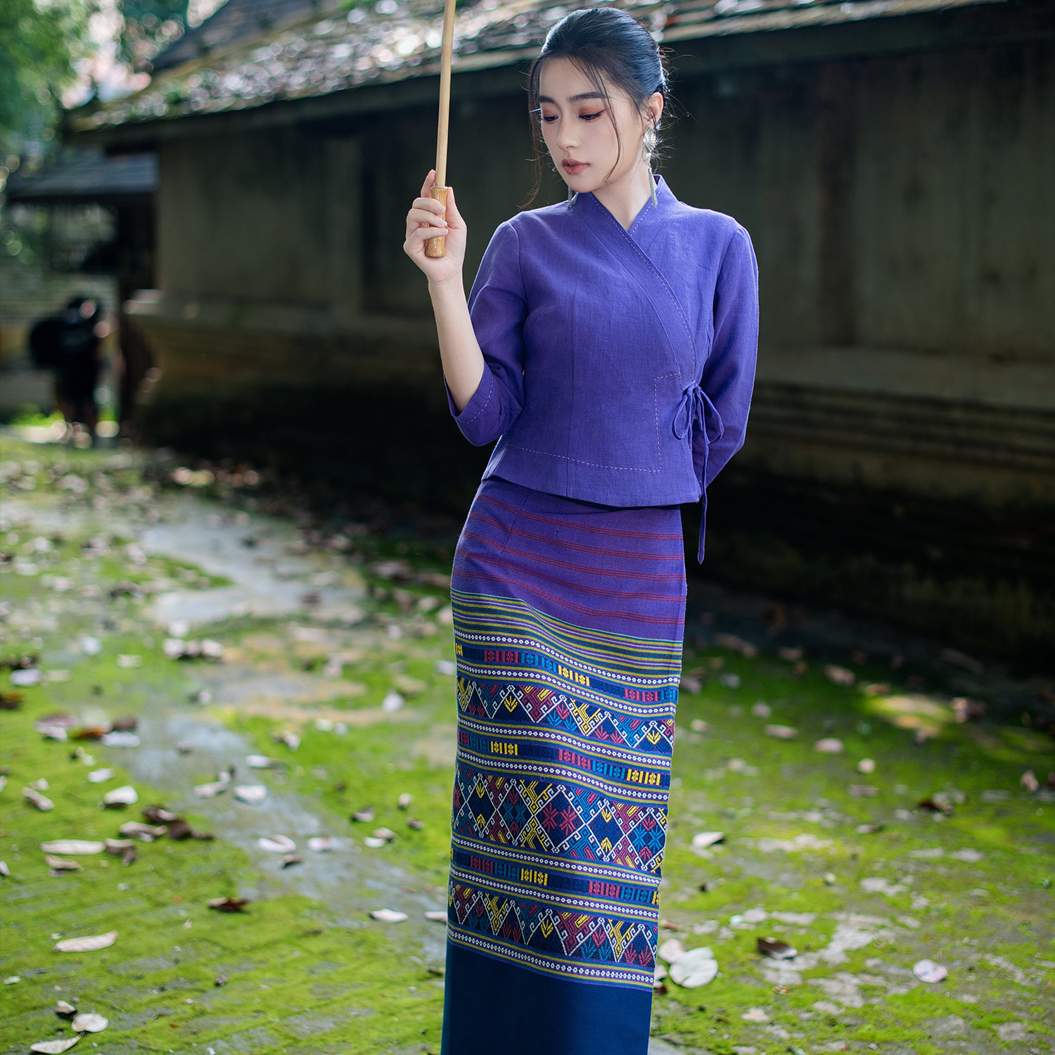 云南西双版纳旅游傣装玉家人民族服饰修身中式茶服网红打卡曼回索