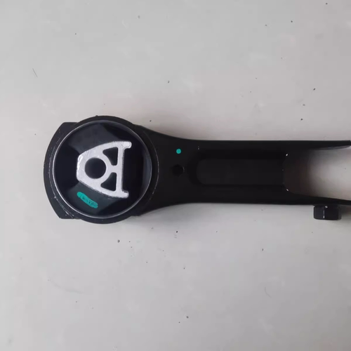 北汽EU5EU7下支架后机脚胶