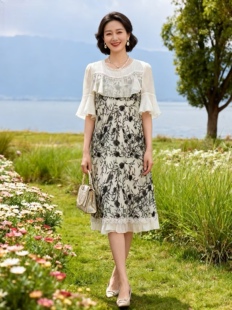 减龄微胖女装 连衣裙气质优雅高级感40岁50岁时尚 刺绣中长款 新款