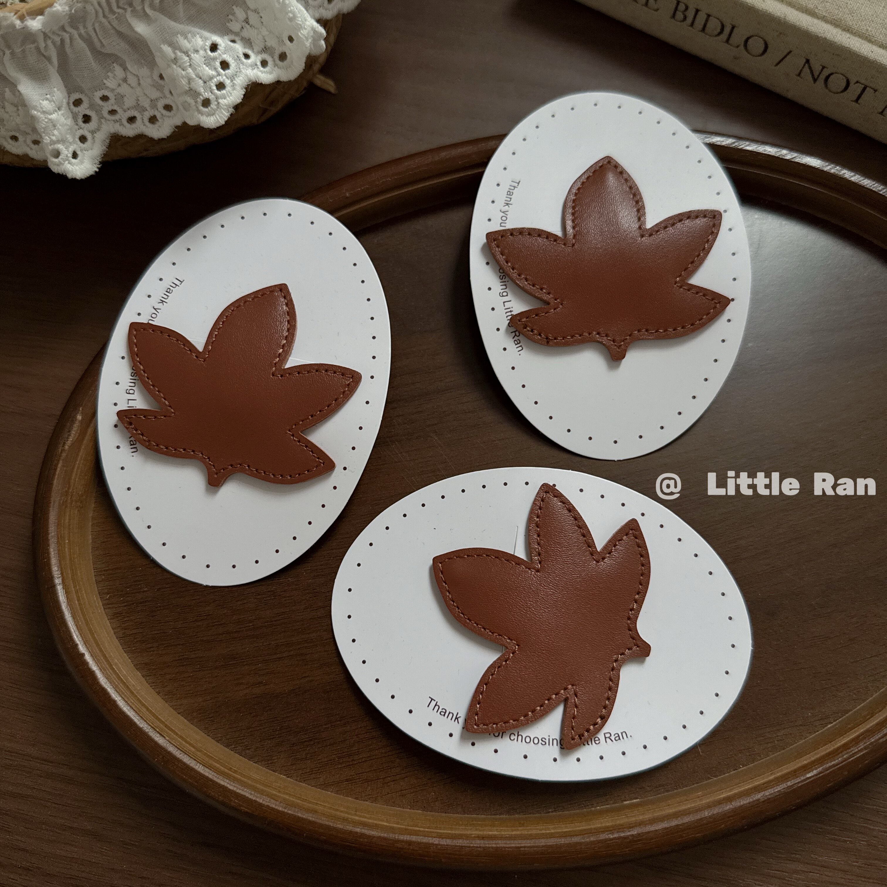 Little Ran 秋冬真皮枫叶发夹复古森系发夹儿童秋冬发饰侧边夹