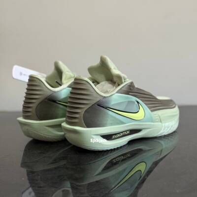 耐克GTCut3实战缓震篮球鞋