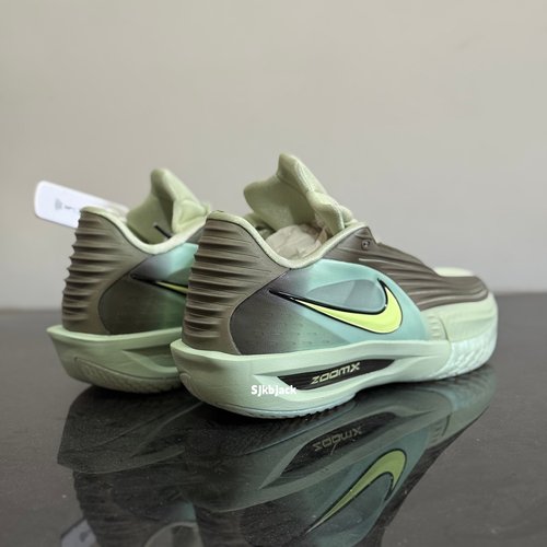 耐克GTCut3实战缓震篮球鞋