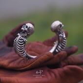 主师原创设计新款 双骷髅头骨架纯银开口手镯手工打造暗黑手镯