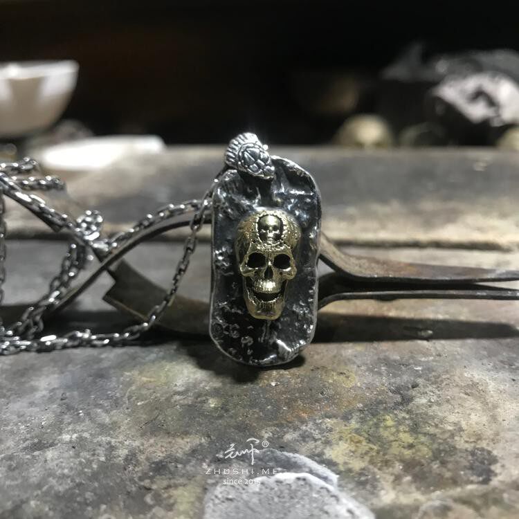主师原创设计新款s925纯银三眼骷髅头项链吊牌吊坠