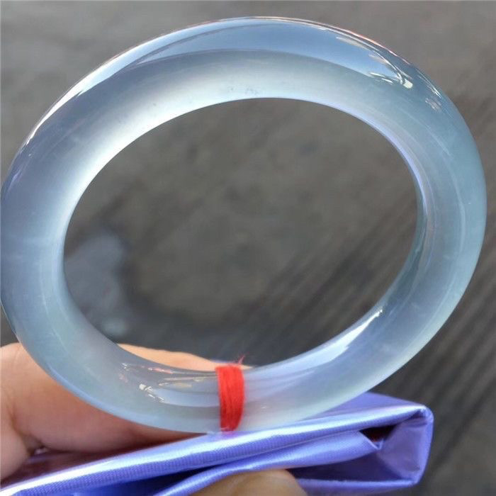 天然翡翠色冰蓝玉手镯女真货高冰手镯冰种蓝水圆条水沫玉胖圆玉镯