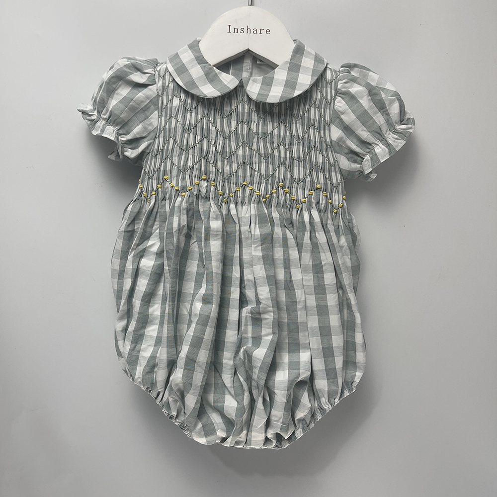 夏季女童手工打揽刺绣格纹包屁衣