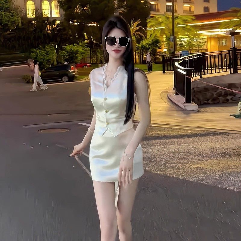 法式v领拼接蕾丝无袖马甲纯色高腰短裙两件套女2025夏季时髦套装