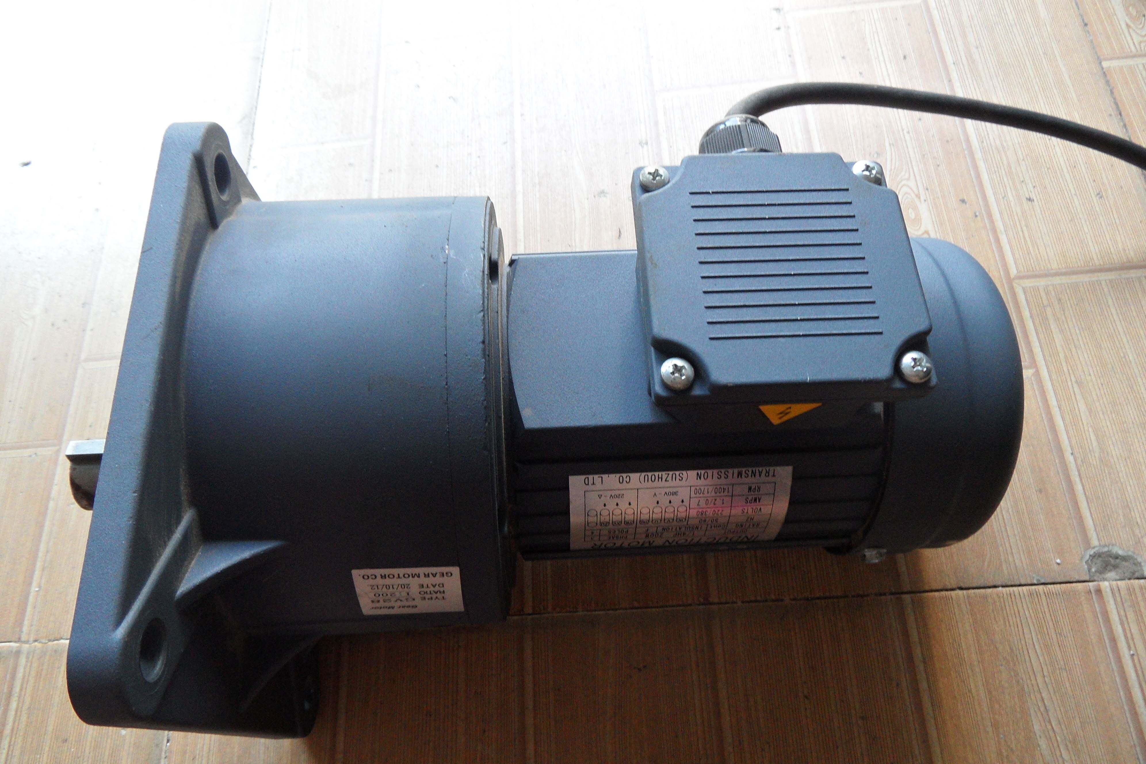 gear reducer 齿轮减速电机gv28 速比1:200 200w 220/380v库存货