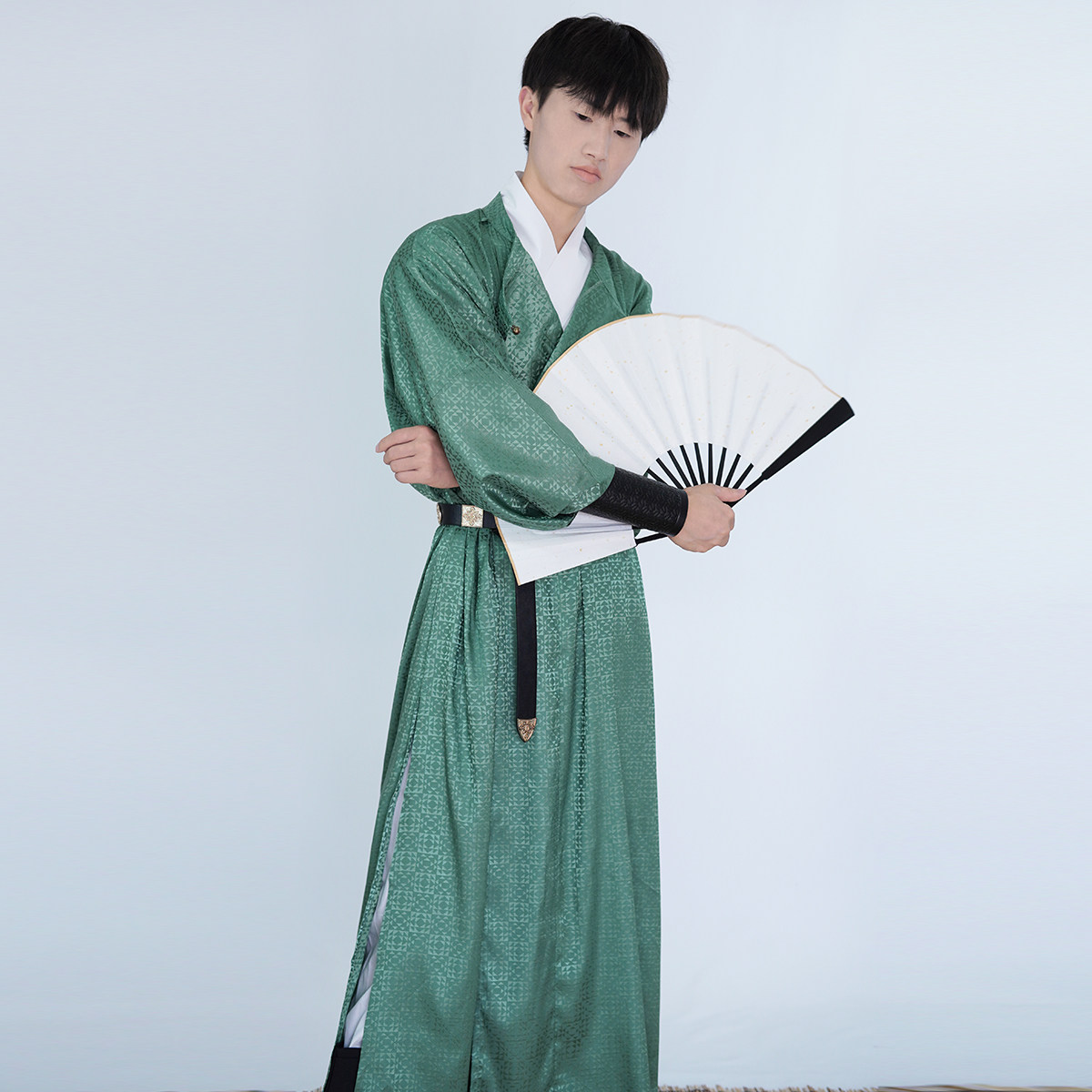 青山渐圆领袍唐制提花暗纹男女图片