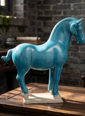 绿松石色陶瓷马传统工艺装饰摆件